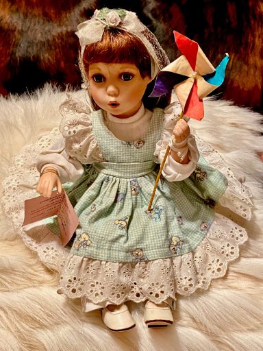 ANTIQUES/VINTAGE